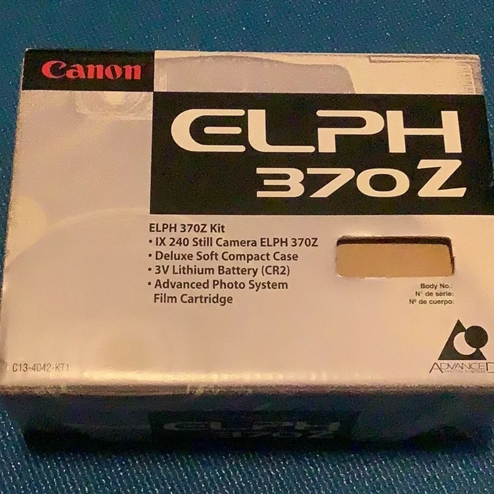 Canon ELPH 370Z Black and Silver Camera
